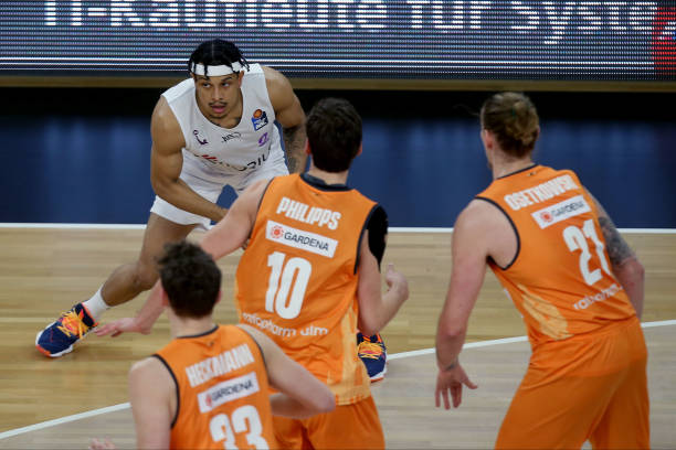 我可以帮你 我可以帮你